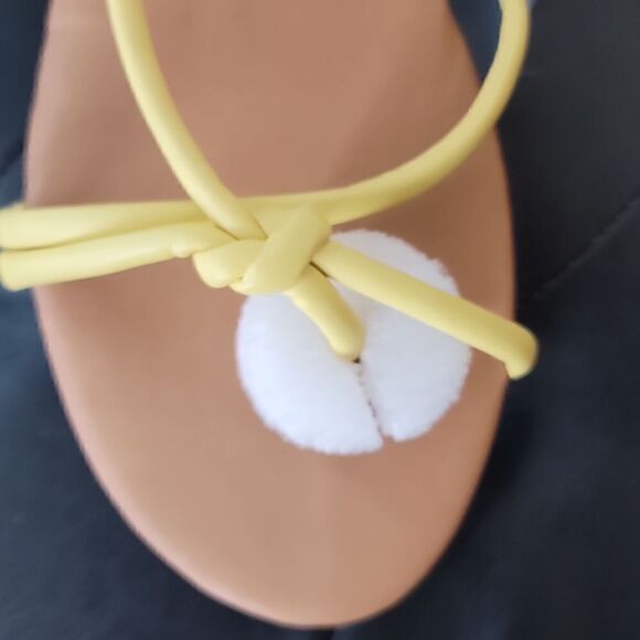 Universal Thread Women's Petal Yellow Tubular Sandals - Picture 3 of 7